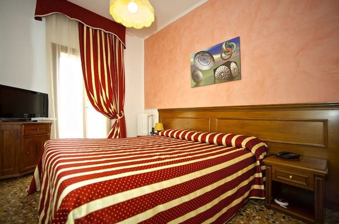 Imagen de la habitación del Hotel Fontana, Venecia. Foto 10