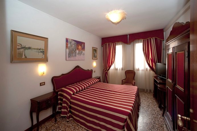 Imagen de la habitación del Hotel Fontana, Venecia. Foto 15