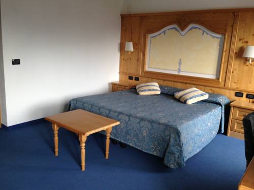 Imagen de la habitación del Hotel Fontana, Vigo di Fassa. Foto 6