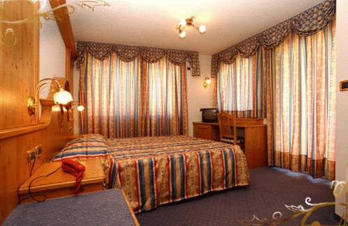 Imagen de la habitación del Hotel Fontana, Vigo di Fassa. Foto 16
