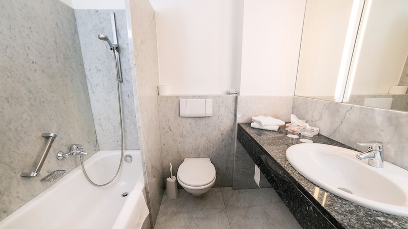 Imagen de la habitación del Hotel Fontana Wiesbaden. Foto 4