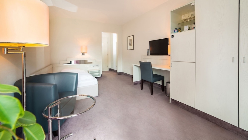 Imagen de la habitación del Hotel Fontana Wiesbaden. Foto 5