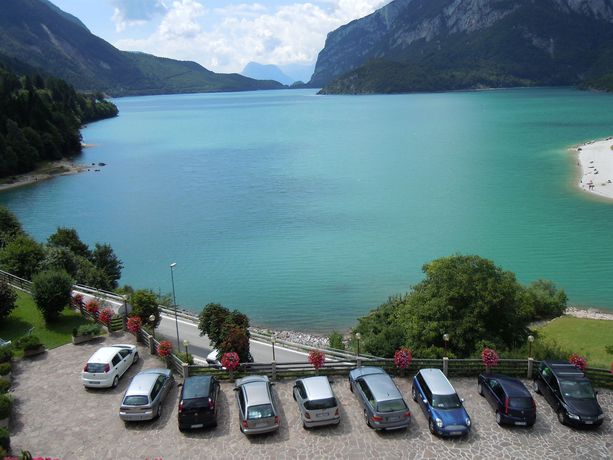 Imagen de los exteriores del Hotel Fontanella, Molveno. Foto 9