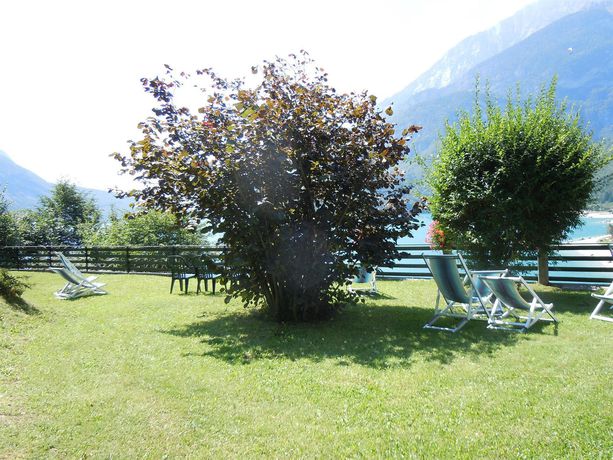 Imagen de los exteriores del Hotel Fontanella, Molveno. Foto 10