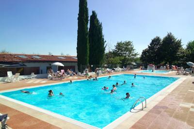 Imagen de la piscina del Hotel Fontanelle, Moniga del Garda. Foto 5