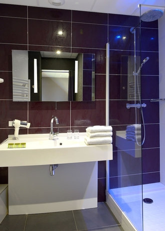 Imagen de la habitación del Hotel Fontarabie. Foto 18