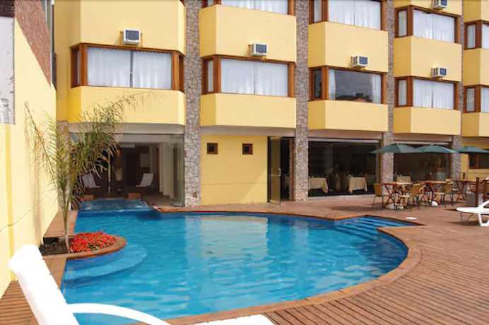 Imagen de la piscina del Hotel Fonte Arcada, Villa Gesell. Foto 16