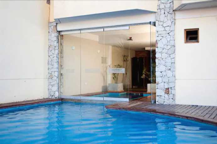 Imagen de la piscina del Hotel Fonte Arcada, Villa Gesell. Foto 19