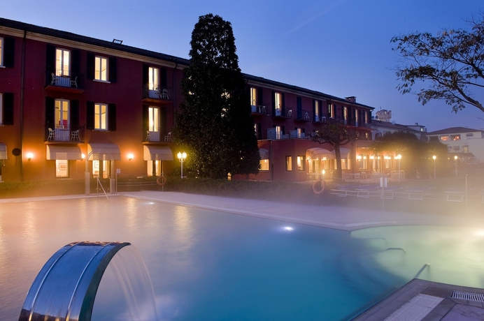 Imagen de la piscina del Hotel Fonte Boiola. Foto 19