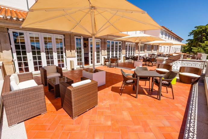 Imagen de los exteriores del Hotel Fonte Santa. Foto 9