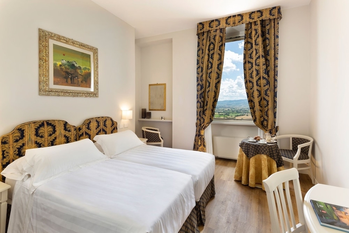 Imagen de la habitación del Hotel Fontebella. Foto 8