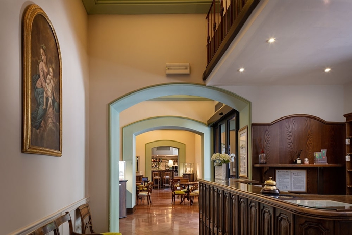 Imagen de los interiores del Hotel Fontebella. Foto 18