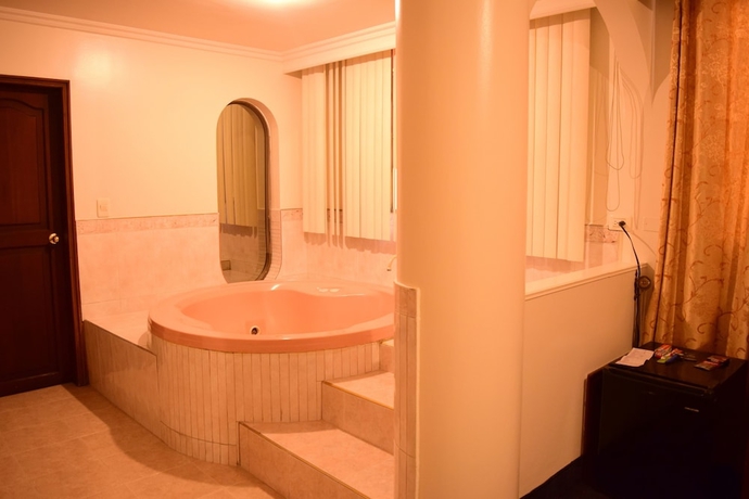 Imagen de la habitación del Hotel Fontibon. Foto 15