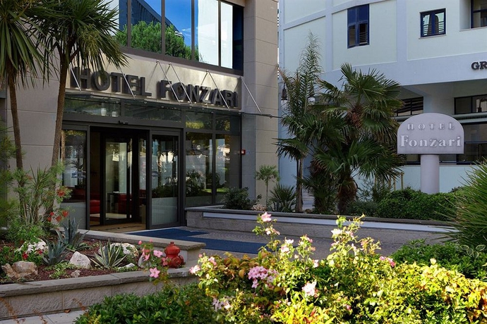 Imagen de los exteriores del Hotel Fonzari. Foto 3