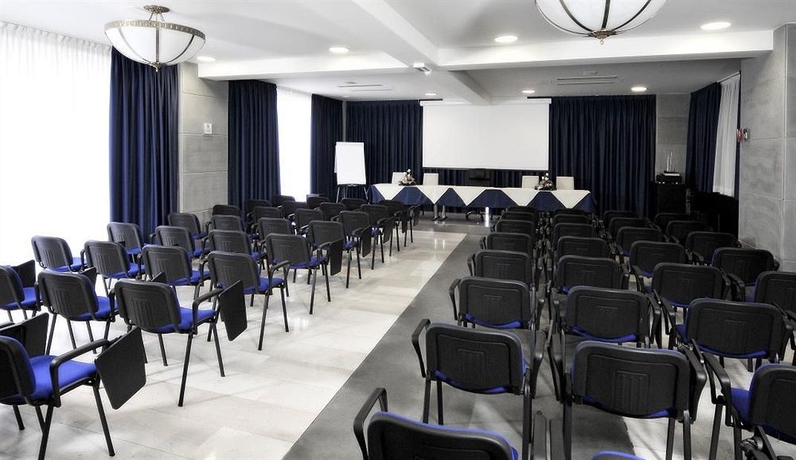Imagen de los interiores del Hotel Fonzari. Foto 6