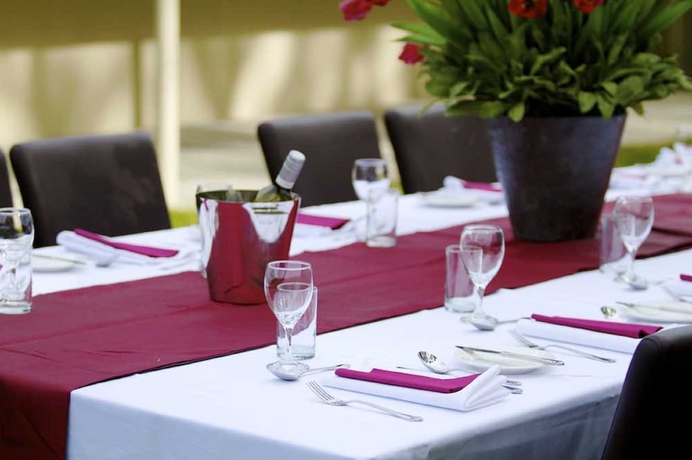 Imagen del bar/restaurante del Hotel Foothills Conference Centre. Foto 4