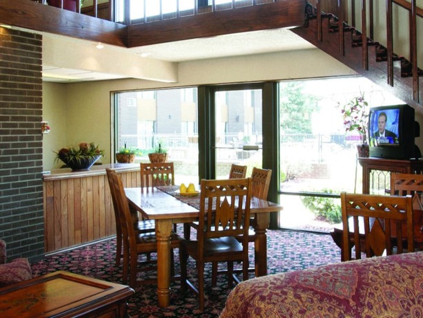 Imagen del bar/restaurante del Hotel Foothills Inn. Foto 4