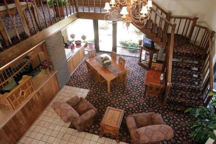 Imagen de los interiores del Hotel Foothills Inn. Foto 15