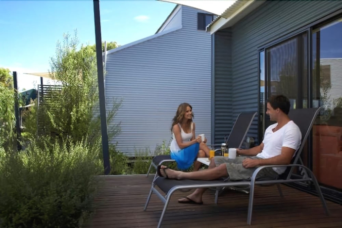 Imagen de los exteriores del Hotel Footprints at Preston Beach. Foto 11