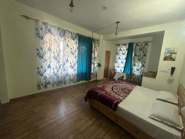 Imagen general del Hotel Footsteps Hostel And Cafe. Foto 3