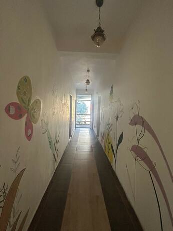 Imagen general del Hotel Footsteps Hostel And Cafe. Foto 11