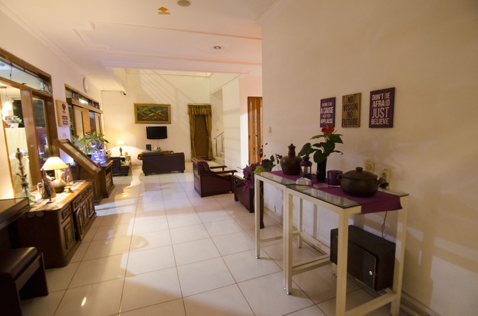 Imagen de los interiores del Hotel Fora Guest House Taman Lingkar. Foto 17