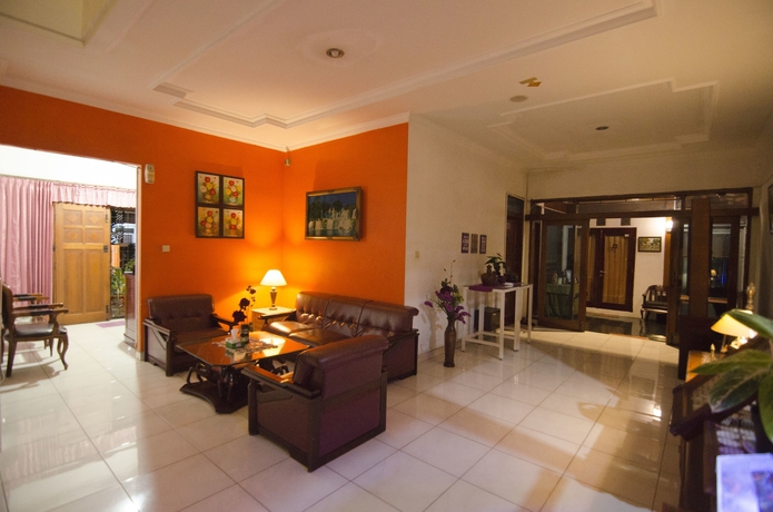 Imagen de los interiores del Hotel Fora Guest House Taman Lingkar. Foto 18