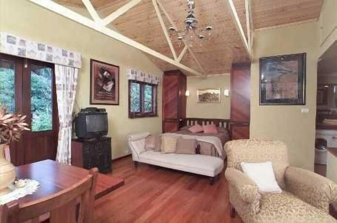 Imagen de la habitación del Hotel Ford House Retreat. Foto 23