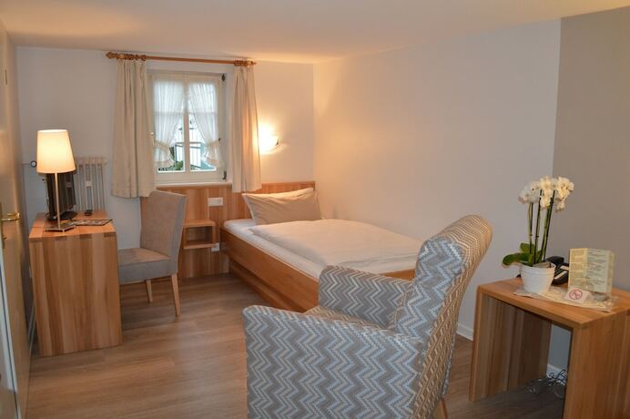 Imagen de la habitación del Hotel Forellenhof Poggel. Foto 19