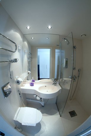 Imagen de la habitación del Hotel Forenom Helsinki Kamppi. Foto 13