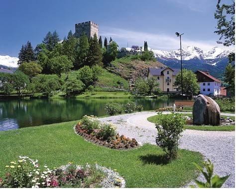 Imagen de los interiores del Hotel Forer. Foto 7