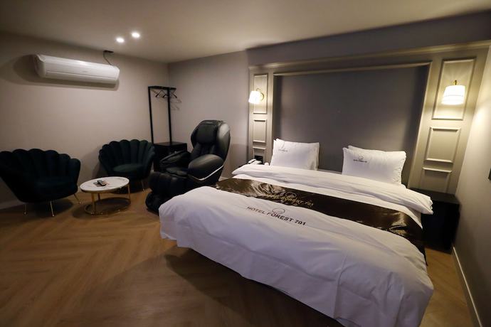 Imagen de la habitación del Hotel Forest 701. Foto 15