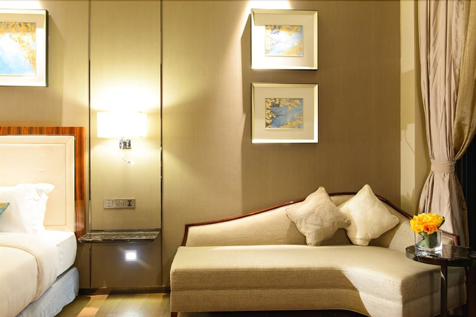 Imagen de la habitación del Hotel Forest City Marina. Foto 6