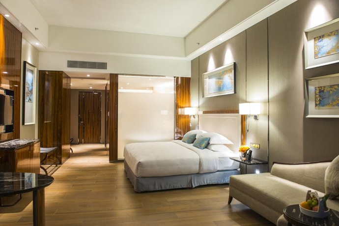 Imagen de la habitación del Hotel Forest City Marina. Foto 8