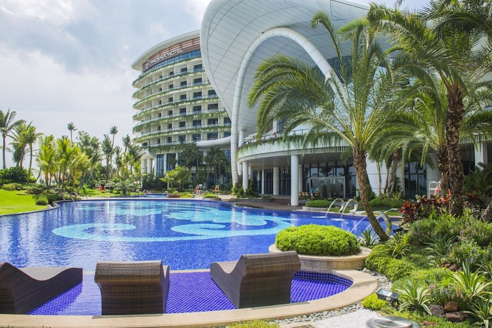 Imagen de la piscina del Hotel Forest City Marina. Foto 18