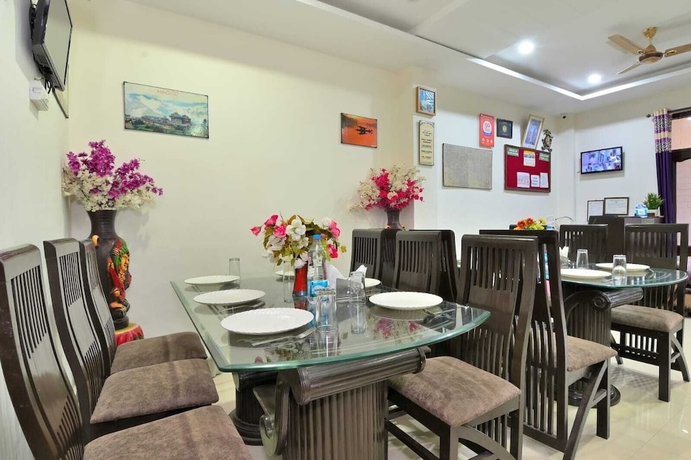 Imagen del bar/restaurante del Hotel Forest Hill, Dharamsala. Foto 4