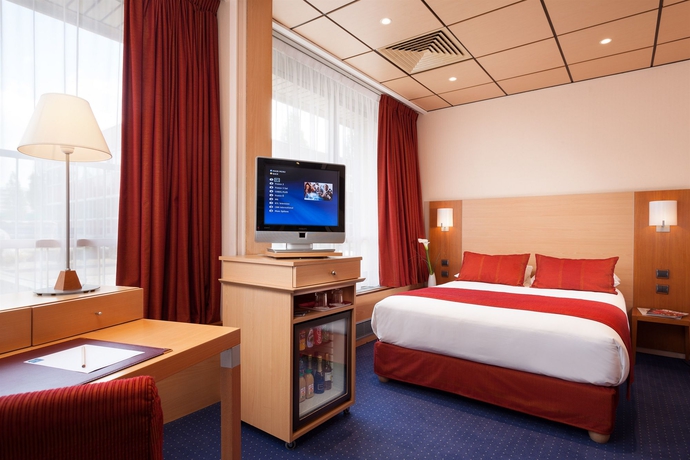Imagen de la habitación del Hotel Forest Hill Paris Meudon-vélizy. Foto 7