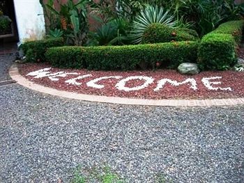 Imagen de los exteriores del Hotel Forest Hills Suites. Foto 7