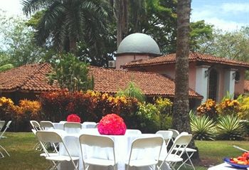 Imagen de los interiores del Hotel Forest Hills Suites. Foto 9