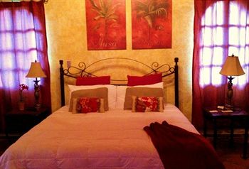 Imagen de la habitación del Hotel Forest Hills Suites. Foto 4