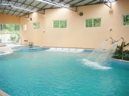 Imagen de la piscina del Hotel Forest Holiday. Foto 6