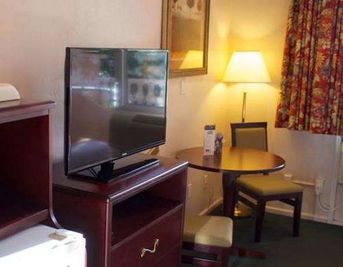 Imagen de la habitación del Hotel Forest Villas. Foto 8