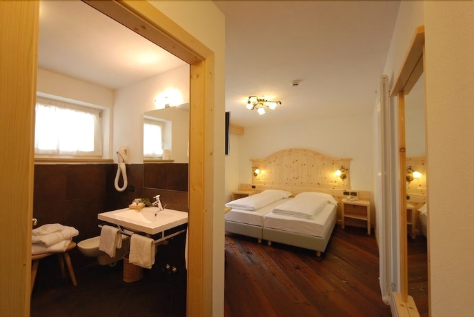 Imagen de la habitación del Hotel Foresta, Someda. Foto 7