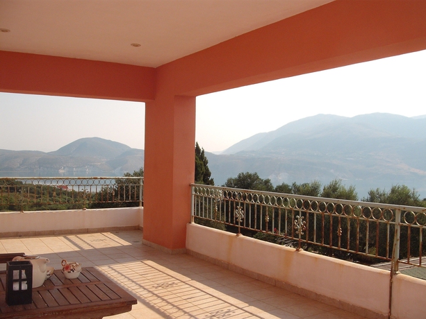 Imagen de los exteriores del Hotel Forestata Village. Foto 13