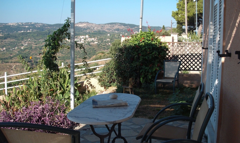 Imagen de la habitación del Hotel Forestata Village. Foto 6