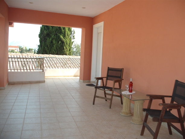 Imagen de los exteriores del Hotel Forestata Village. Foto 14