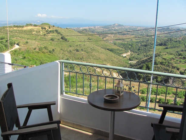 Imagen de la habitación del Hotel Forestata Village. Foto 11