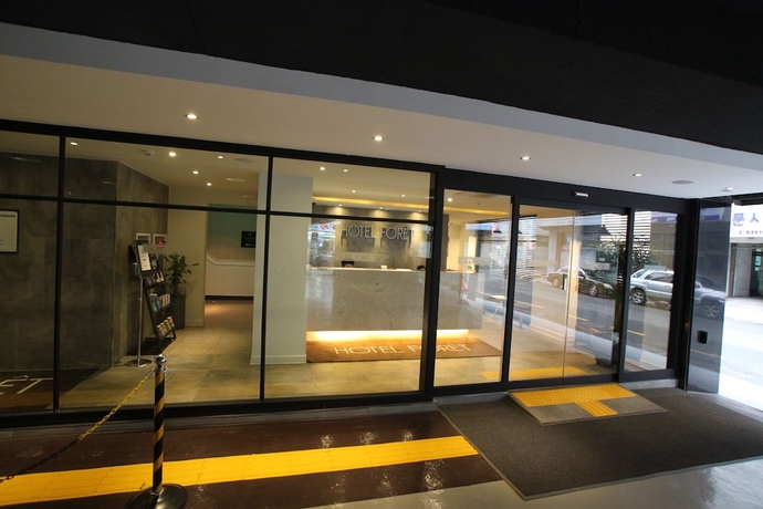 Imagen de los interiores del Hotel Foret Busan Station. Foto 17