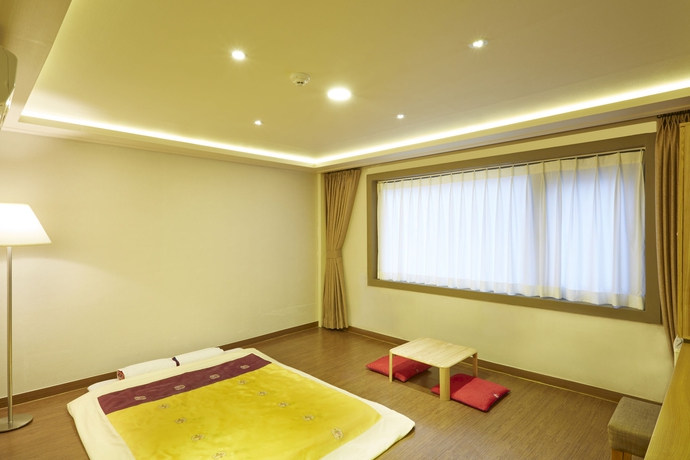 Imagen de la habitación del Hotel Foret. Foto 3