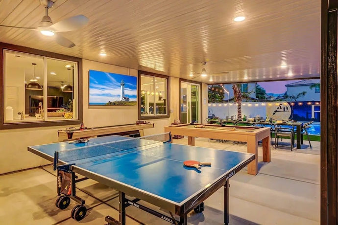 Imagen de la habitación del Hotel Forever Young Crocslide Pickleball 7BD Game Rm. Foto 12